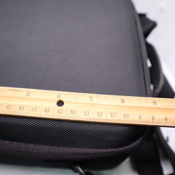 Carrying case for nintendo switch hard shell black slightly used pre-owned - Picture 7 of 12